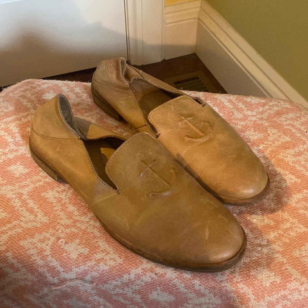 Tan Sperrys - size 9